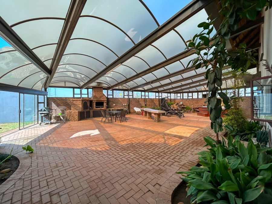 6 Bedroom Property for Sale in Potchefstroom Rural North West
